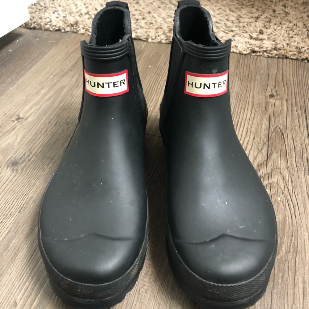 EUC Matte Black Hunter Chelsea Booties